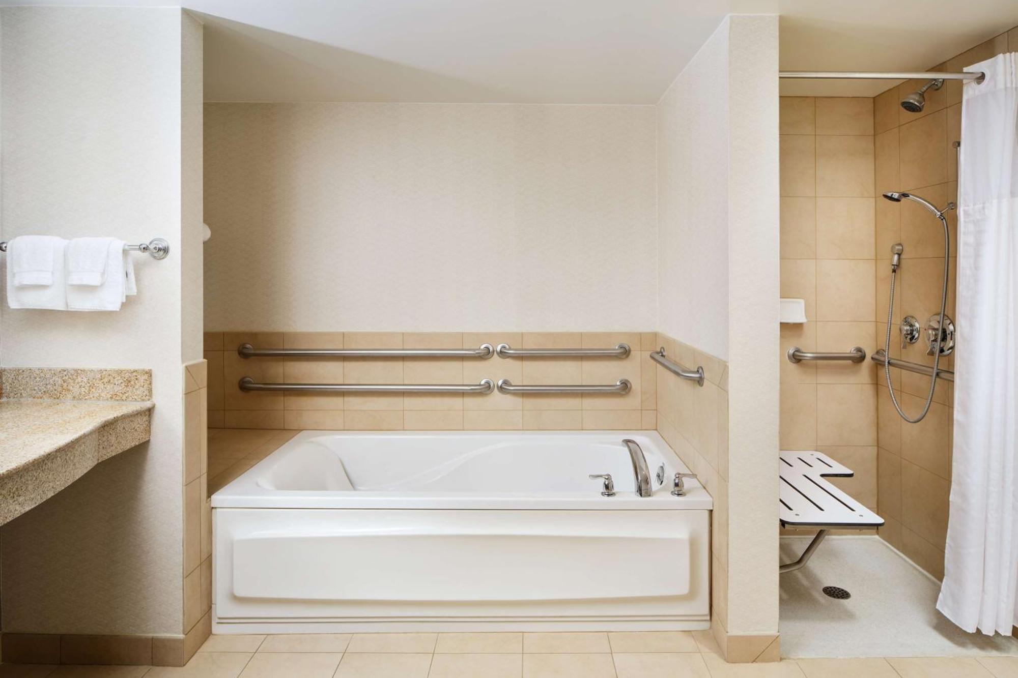 Hilton Garden Inn Schaumburg Eksteriør billede